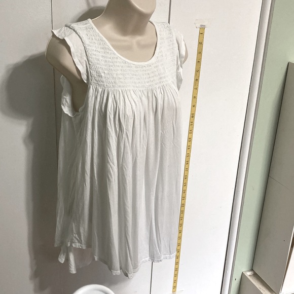Ann Taylor LOFT Shirred Smocked Flutter Sleeve White Swing Top Womens Medium - Picture 2 of 16